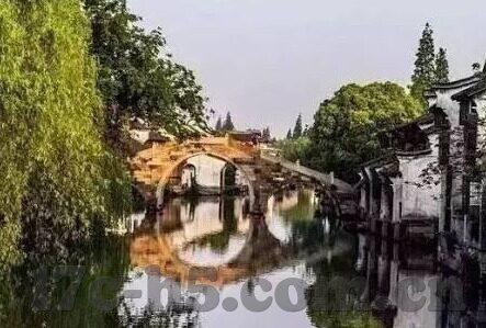 网友偷拍91麻豆视频-窥探网络安全与个人隐私的幽深暗巷，网络偷拍风波
